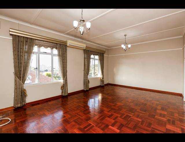 2 BEDROOM APARTMENT FOR SALE IN GLENWOOD
